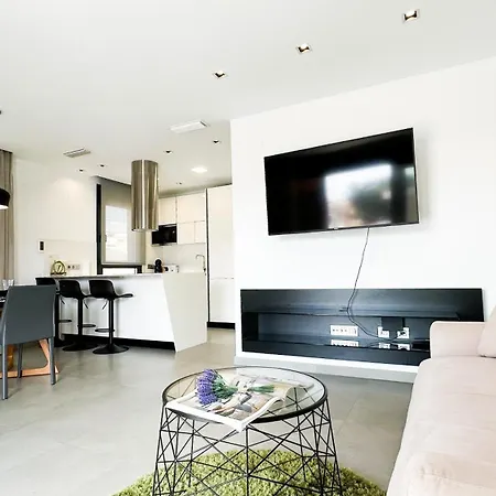 Front House * Torre La Mata